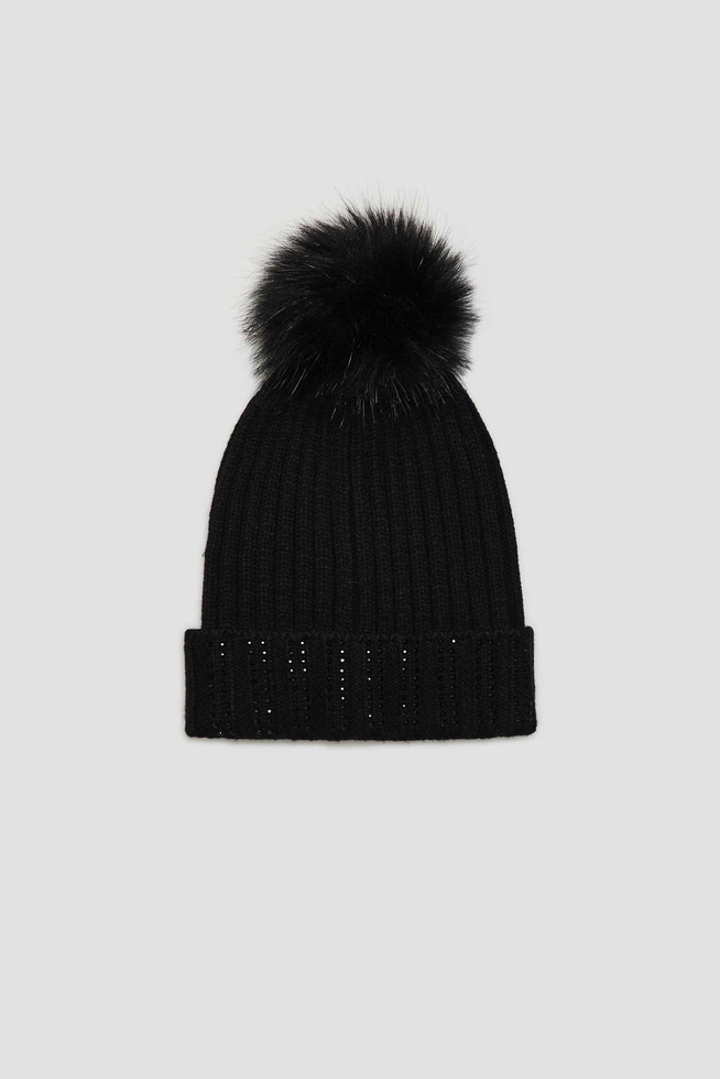 Czapka z pomponem ozdobiona dżetami czarna