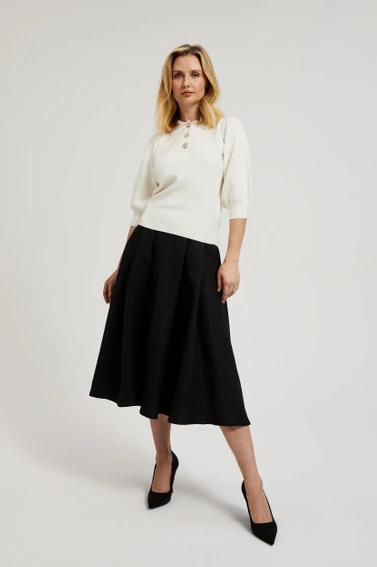 Sweter z krótkimi rękawami i ozdobnymi guzikami ecru