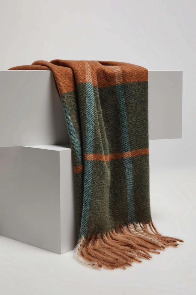 Szalik z frędzlami szmaragdowy