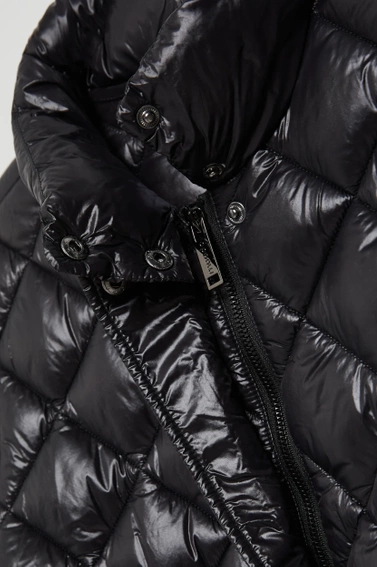 Krótka, pikowana kurtka czarna