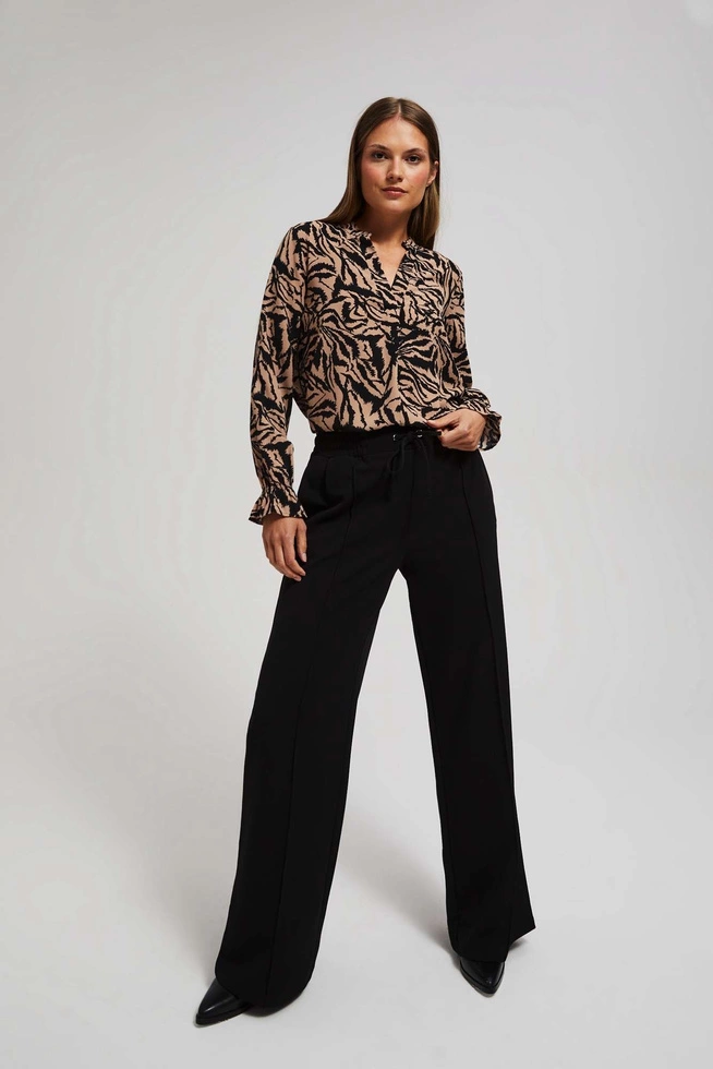 Wzorzysta koszula z dekoltem w serek ciemnobeżowa