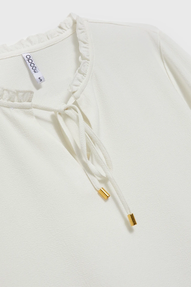 Koszula z wiązaniem na dekolcie i bufiastymi rękawami biała