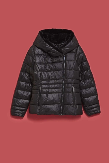 Krótka pikowana kurtka czarna