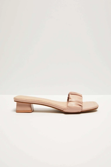 Klapki ze skóry ekologicznej malinowe