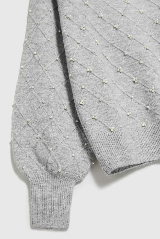 Sweter z bufiastymi rękawiami