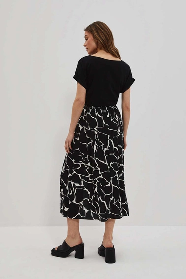 Wzorzysta spódnica z rozcięciem czarna