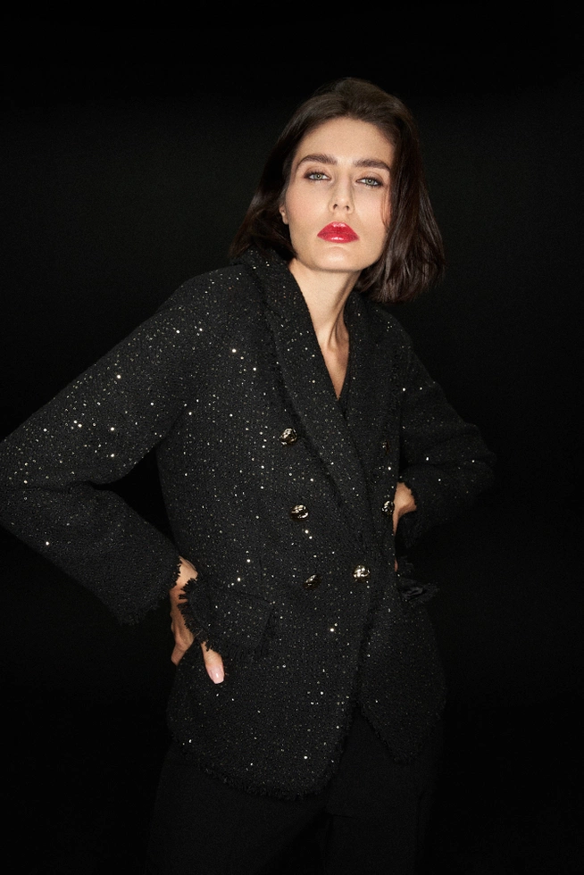 Marynarka z ozdobnymi guzikami czarna