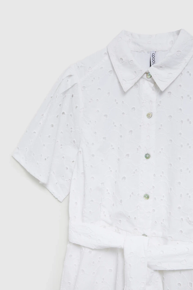 Ażurowa sukienka z wiązaniem w talii biała