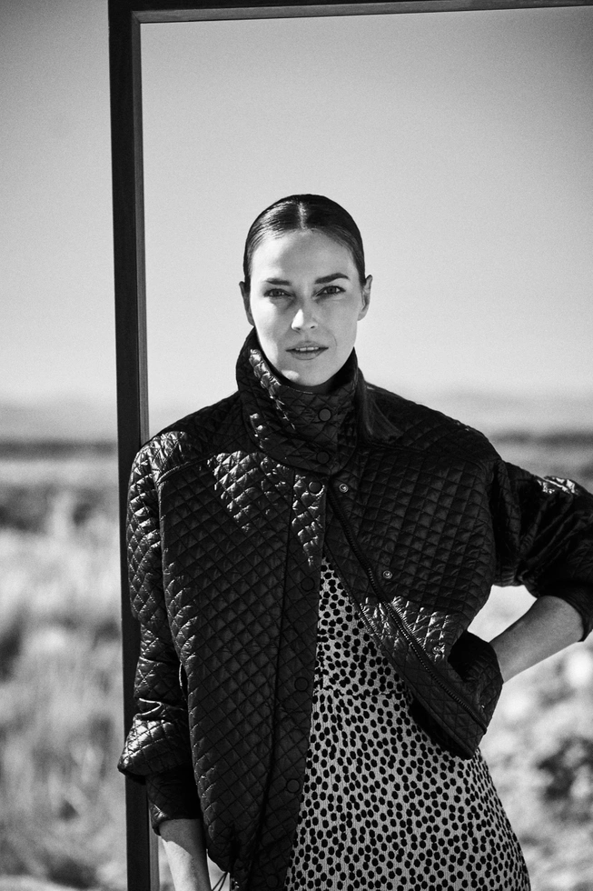 Krótka pikowna kurtka czarna