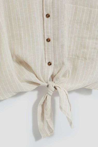 Lniana koszula z wiązaniem
