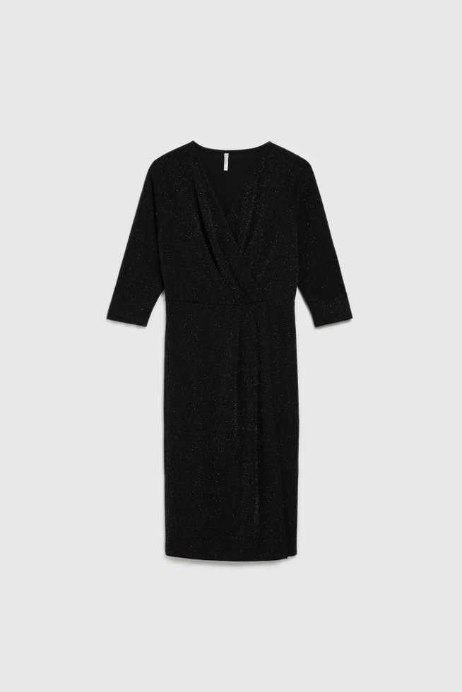 Sukienka ozdobiona metaliczną nitką