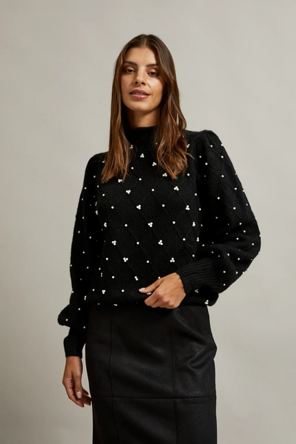 Sweter ozdobiony koralikami czarny