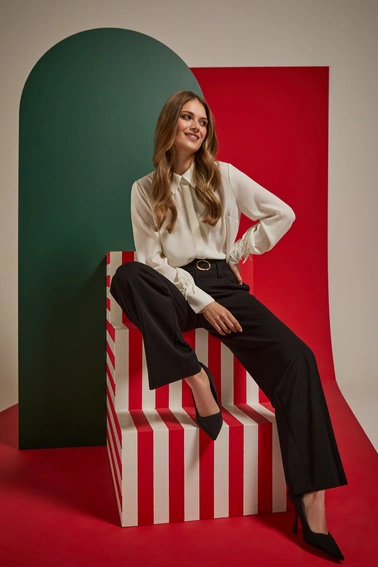 Koszula z koralikami na rękawie biała