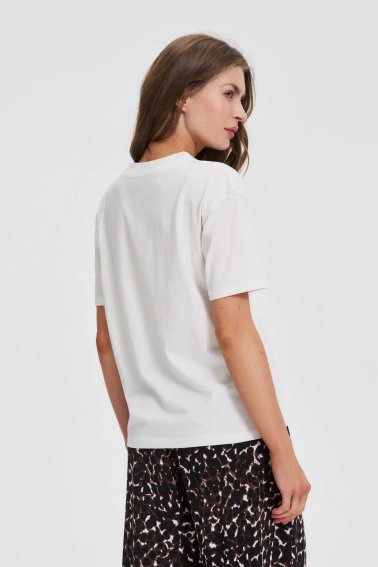 T-shirt z dekoltem w serek biały