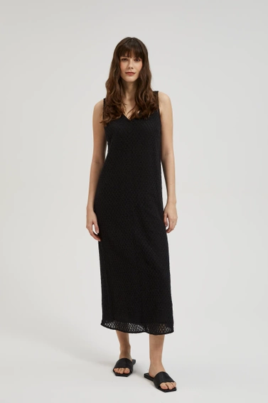 Ażurowa sukienka z dekoltem w serek czarna