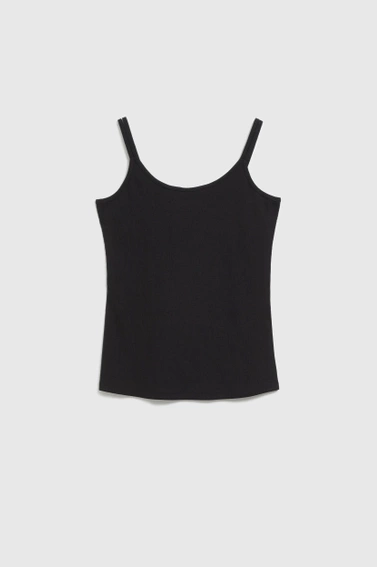 Top na cienkich ramiączkach czarny