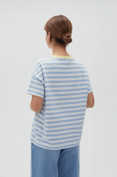 Bawełniana bluza w paski z krótkimi rękawami błękitna 