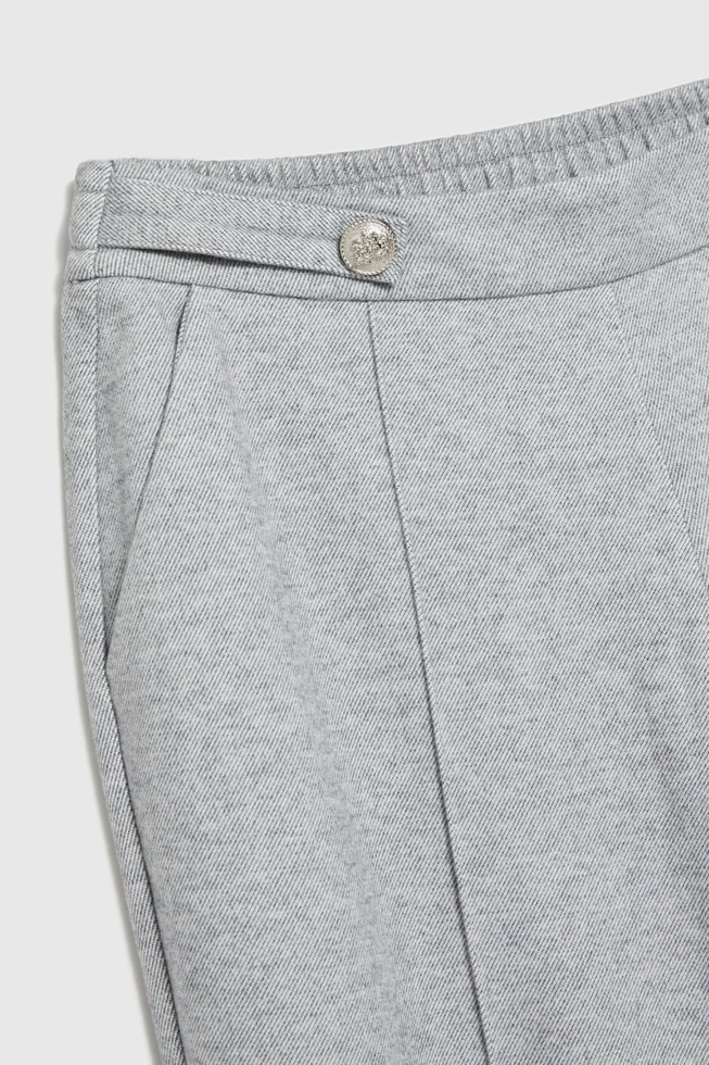 Gładkie spodnie z prostymi nogawkami i guzikami szare