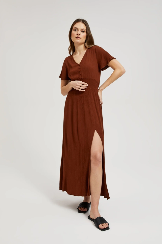 Wiskozowa sukienka z gumą w pasie brązowa