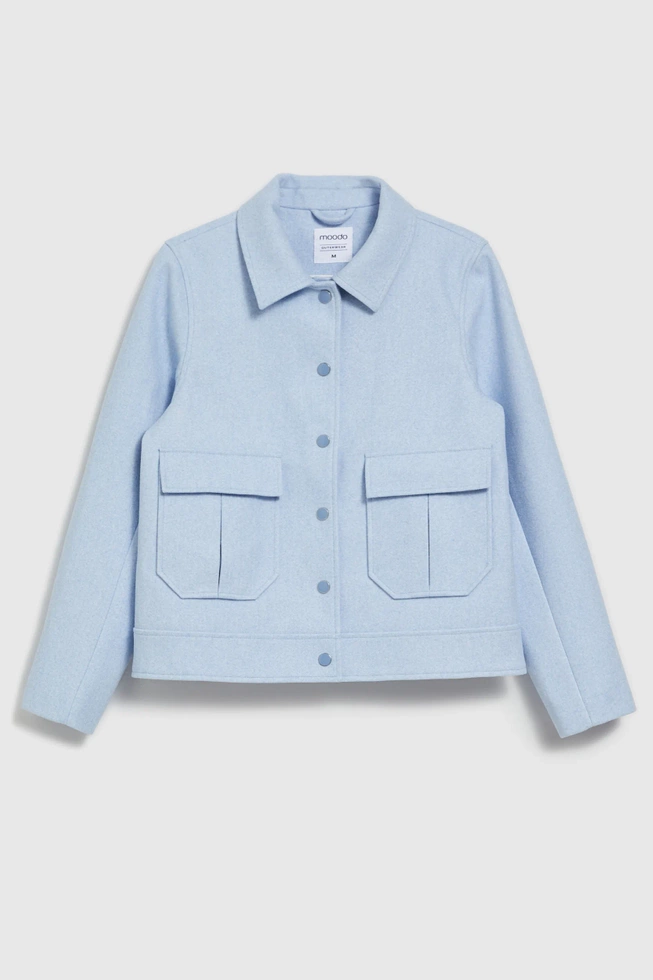 Kurtka z kołnierzem i dużymi kieszeniami błękitna