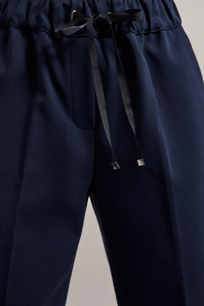 Spodnie z prostą nogawką i wiązaniem w pasie granatowe