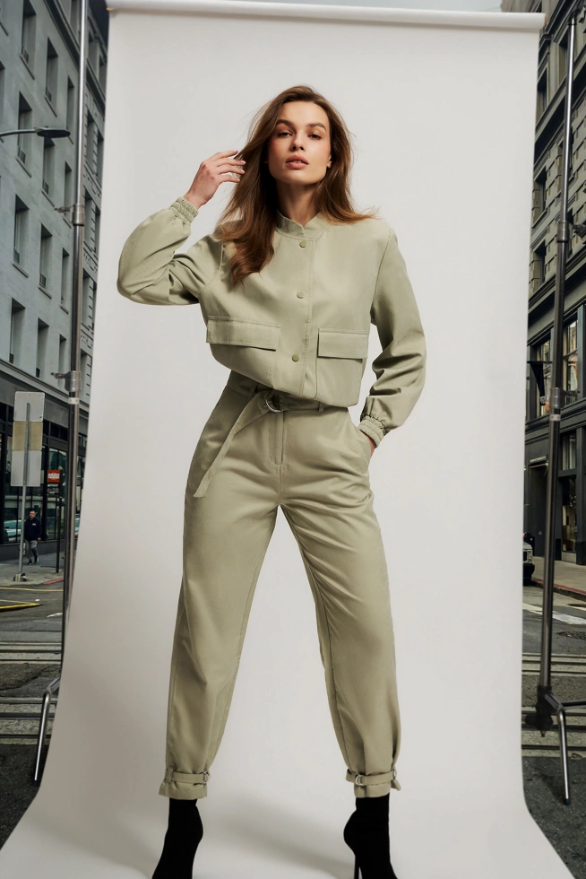 Gładkie spodnie oliwkowe