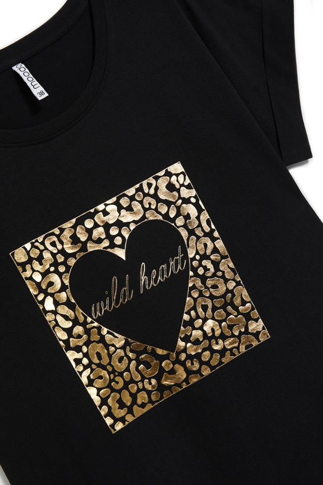 T-shirt z nadrukiem i napisem czarny