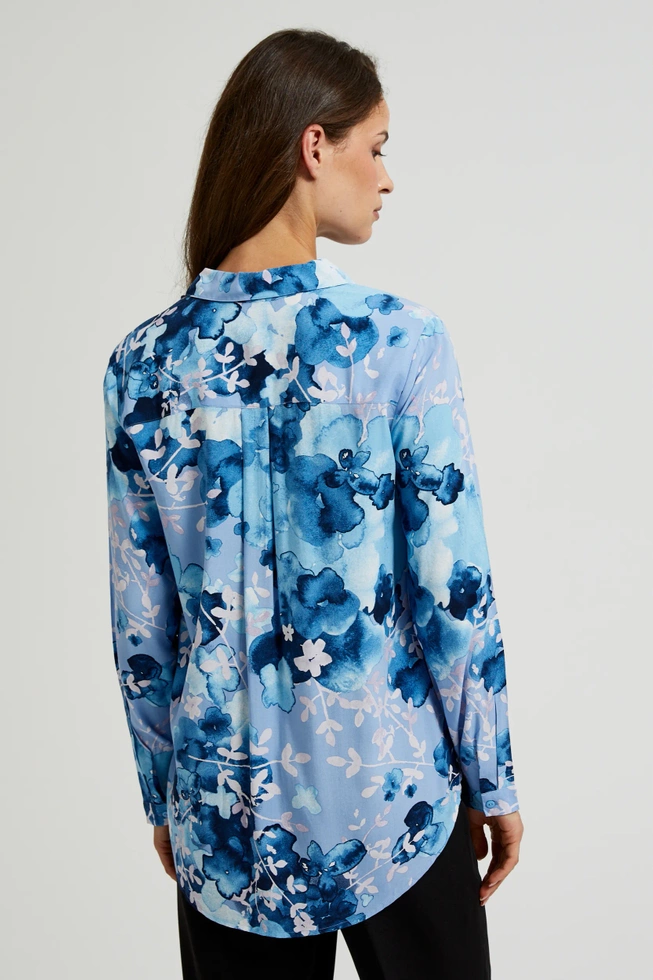 Wiskozowa koszula z kwiatowym wzorem niebieska