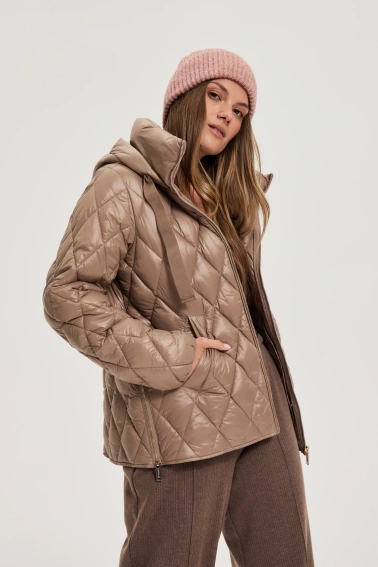 Pikowana kurtka beżowa