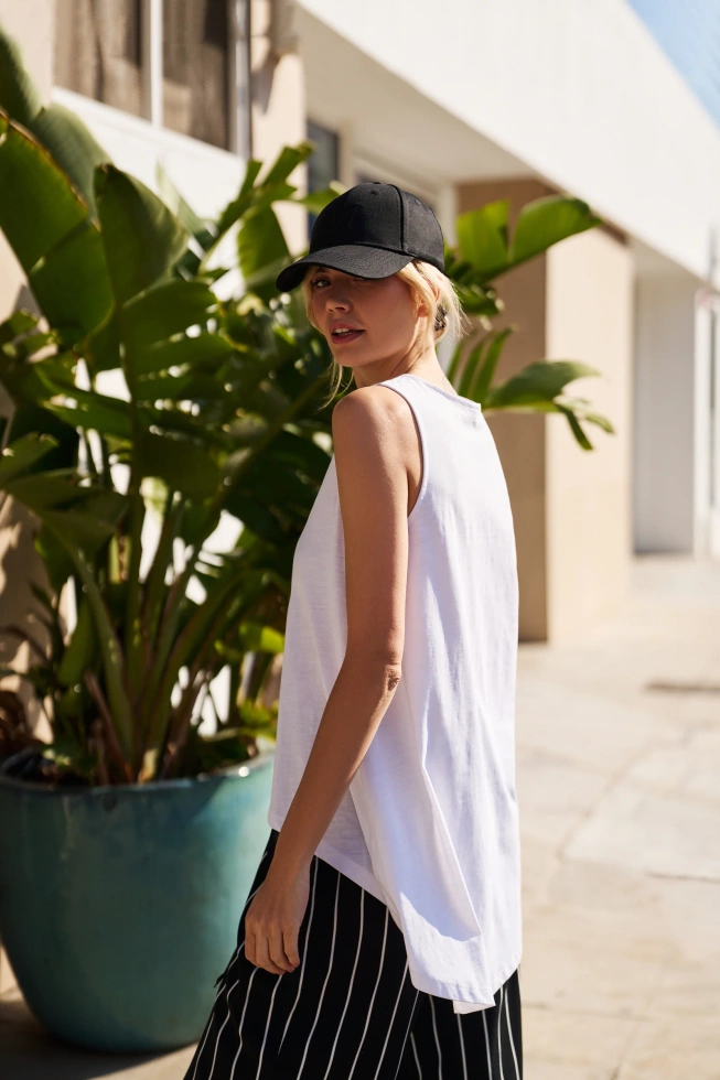 Czapka z daszkiem czarna