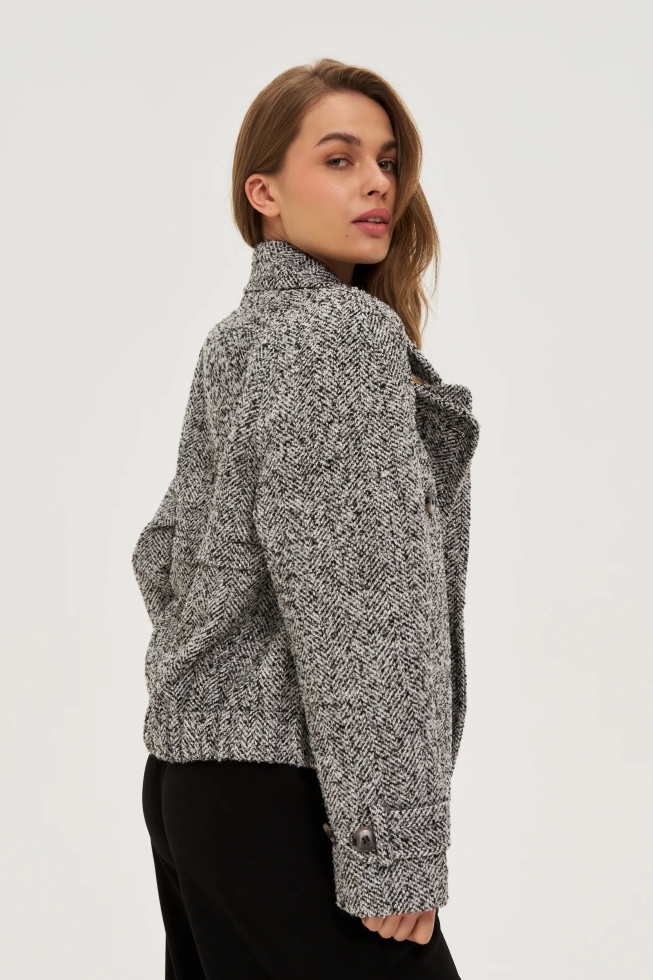 Krótki płaszcz czarno-biały