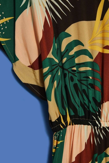 Wzorzysta sukienka maxi ciemnobeżowa