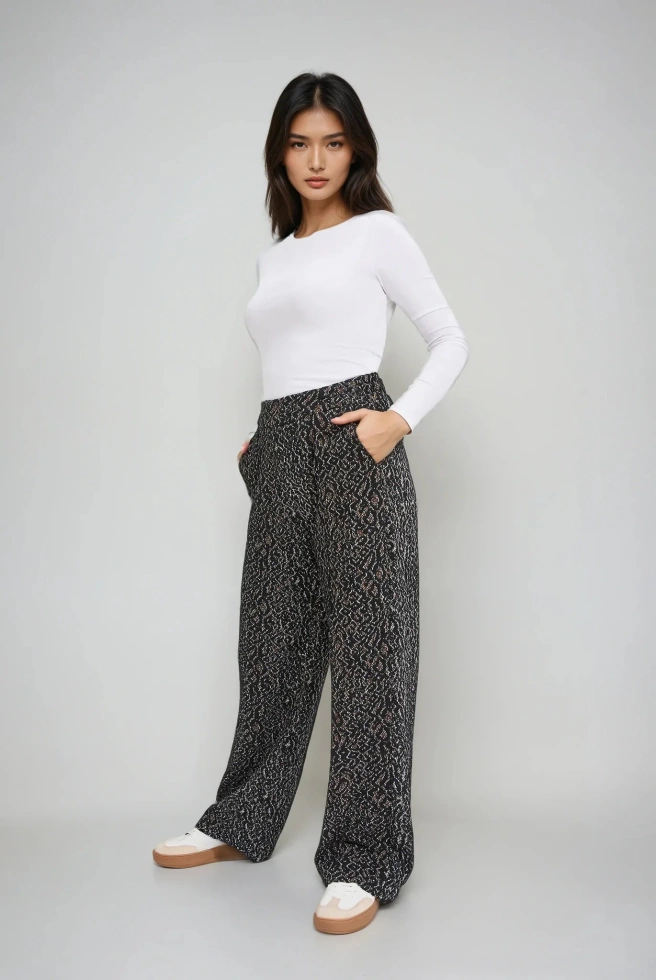 Dopasowana bluzka z długimi rękawami biała