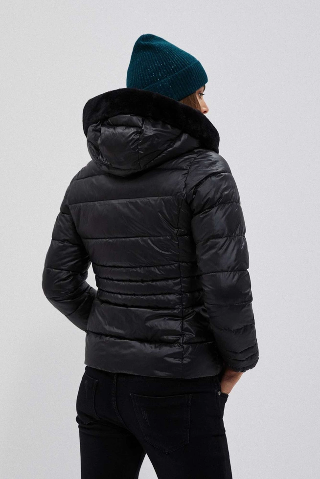 Krótka pikowana kurtka czarna