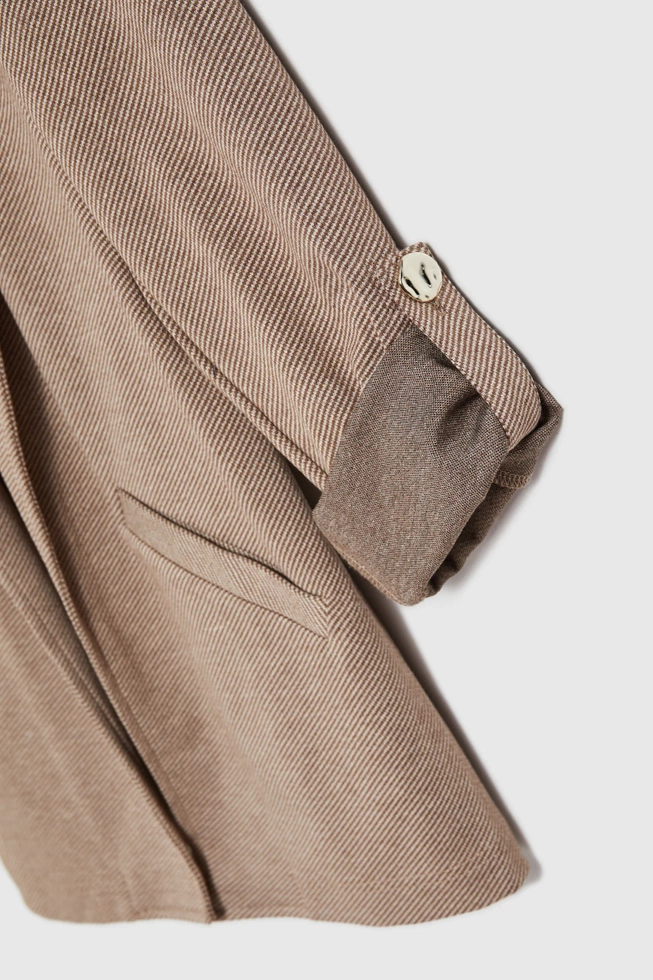 Marynarka z podwijanymi rękawami beżowa