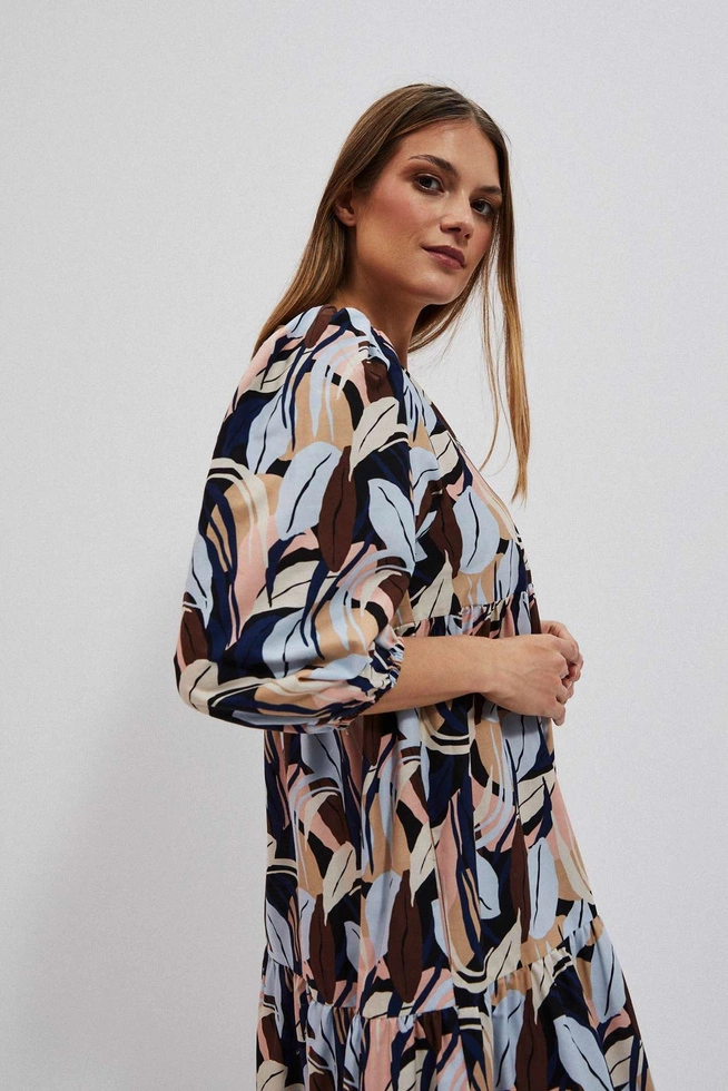 Wzorzysta sukienka midi z falbaną ciemnobeżowa