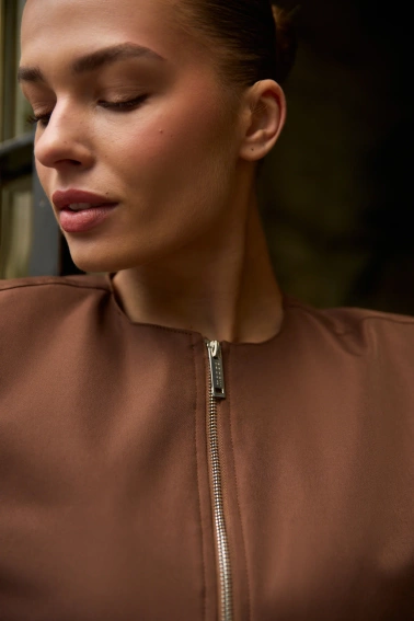 Krótka kurtka brązowa 