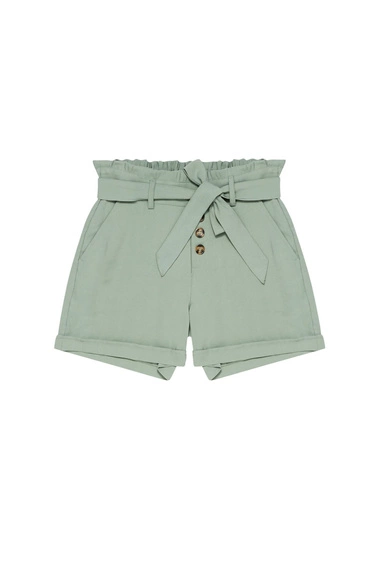 Szorty z wiskozy z wiązaniem pistacjowe