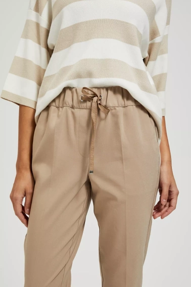 Spodnie w kant z wiązaniem w pasie