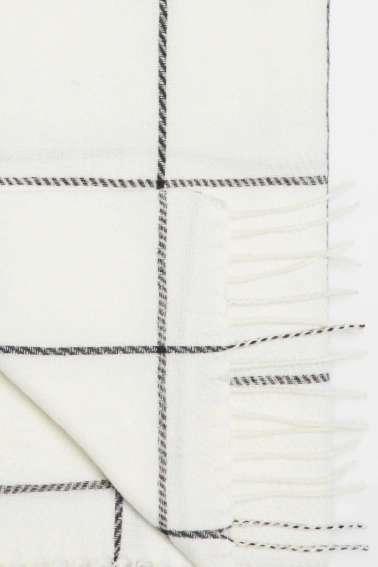 Szal w kratę biały