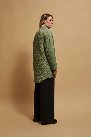 Długa pikowana kurtka oliwkowa