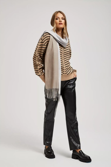 Szalik z frędzlami perłowy