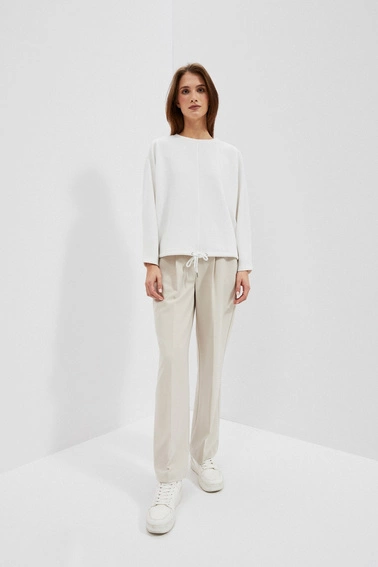 Bluza z wiązaniem w pasie