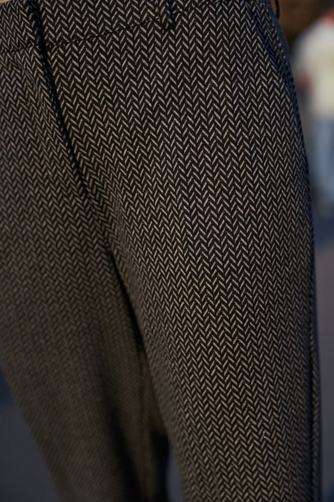 Spodnie w jodełkę grafitowe