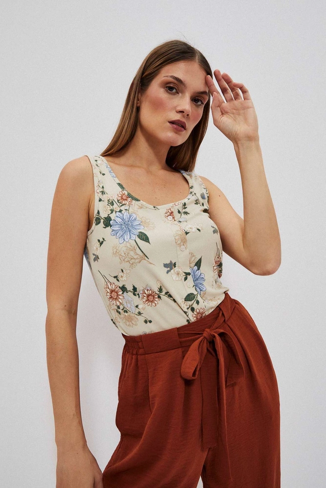 Top z kwiatowym printem