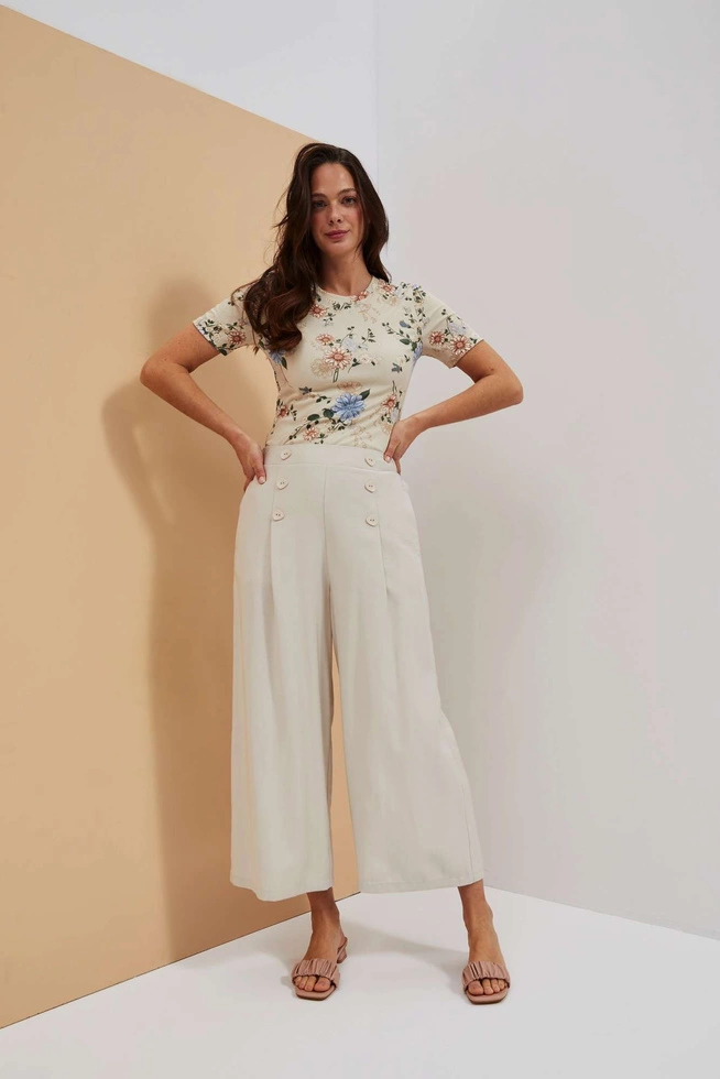 T-shirt z kwiatowym nadrukiem