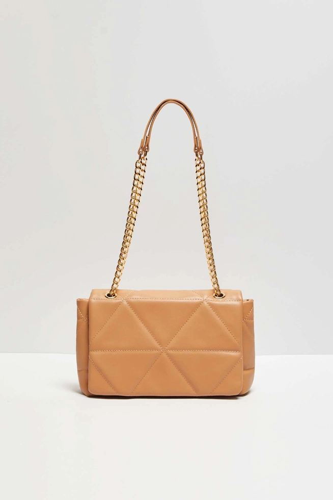 Pikowana torebka z łańcuszkiem beżowa