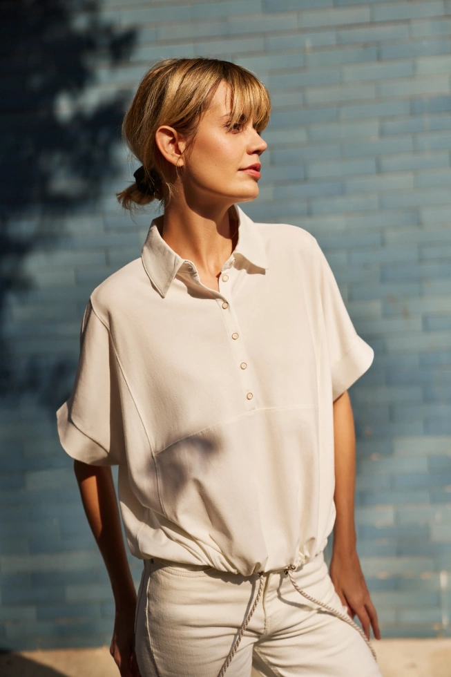 Bluza z kołnierzykiem i krótkimi rękawami beżowa