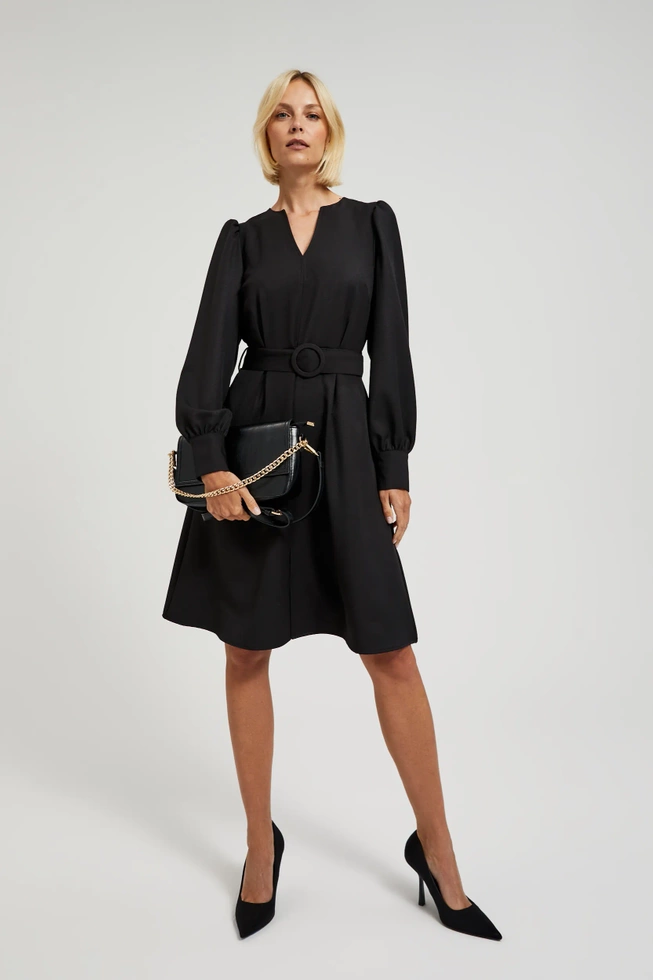 Elegancka torebka z łańcuchem czarna