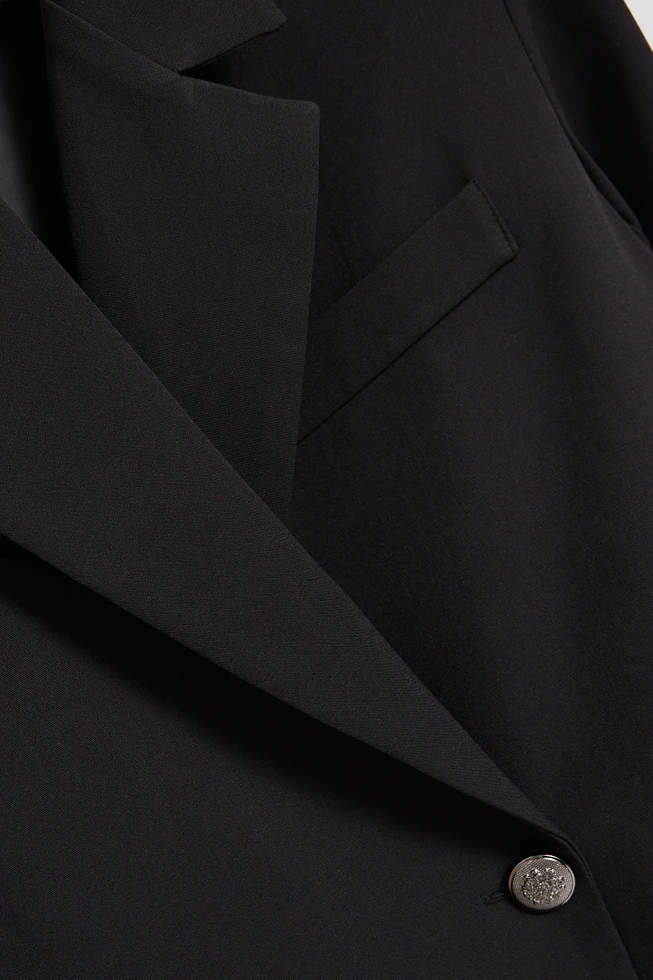 Krótka marynarka z ozdobymi guzikami czarna